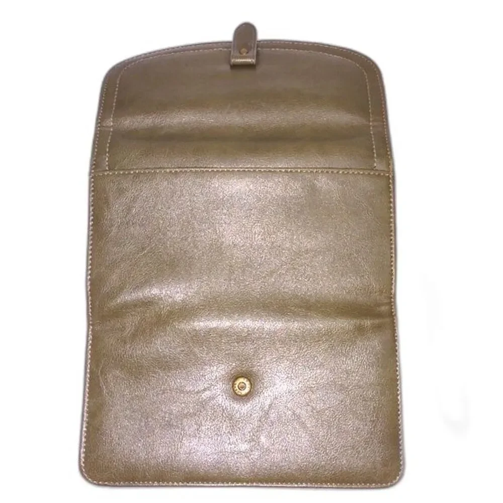 Olive Green Faux Leather Wristlet Wallet, NWOT.‎